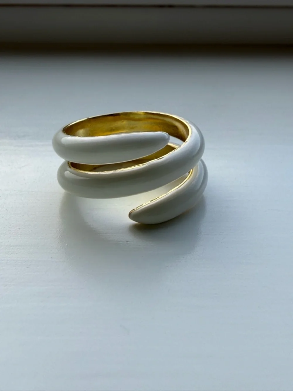 Minimalist White Enamel Spiral / Snake Triple-Band Ring - Size 6.5
